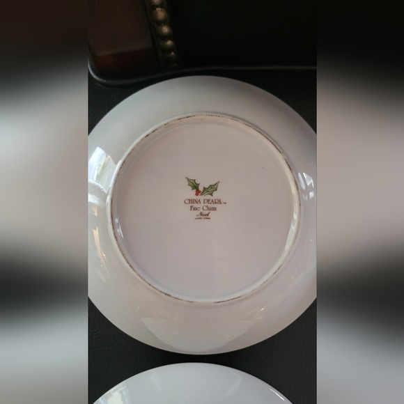 China Pearl NOEL Fine China Liling Four (4) 7.5" Soup Bowls *Christmas* - Picture 3 of 3